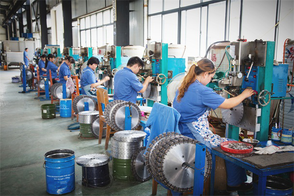 選擇切瓷磚不崩邊的切割片，其實(shí)選擇好廠家更重要！