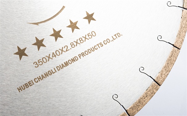 在安裝大理石切割片鋸機(jī)前你應(yīng)該準(zhǔn)備什么？