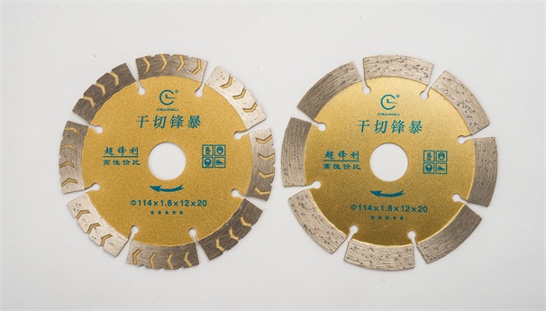 當(dāng)石材鋸片在切割時(shí)發(fā)生嚴(yán)重偏擺，你會(huì)怎么做？